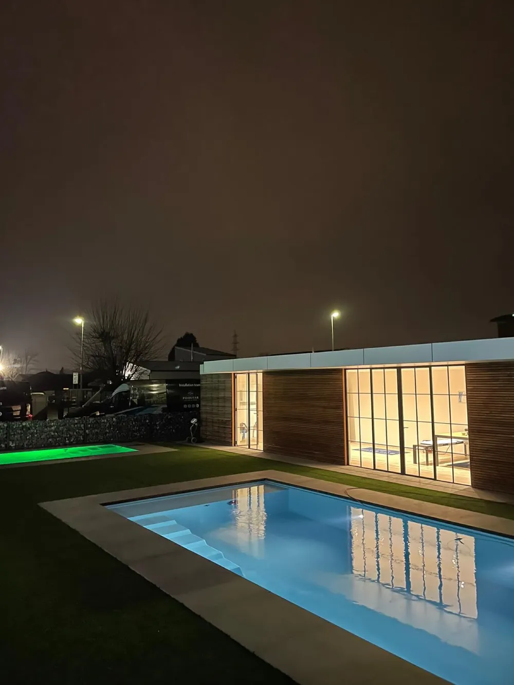 Fertiggestellter PoolFab-Pool im Sommer, Bild 4
