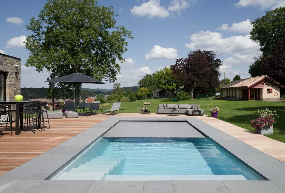 Fertiggestellter PoolFab-Pool im Sommer, Bild 8