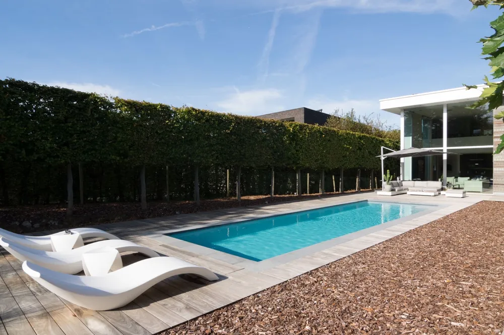 Fertiggestellter PoolFab-Pool im Sommer, Bild 12